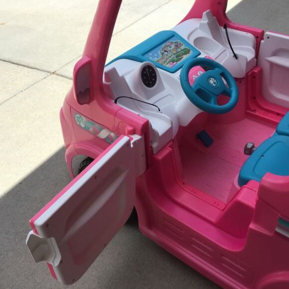 SOLD! Barbie Dream Camper Power Wheels - Picture 6 of 16